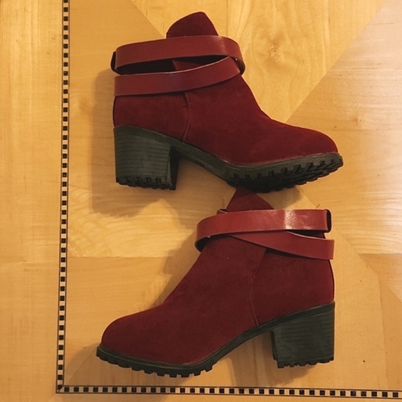 Stylish Faux Suede Ankle Boots Size 6.5 NWOT - Picture 6 of 8